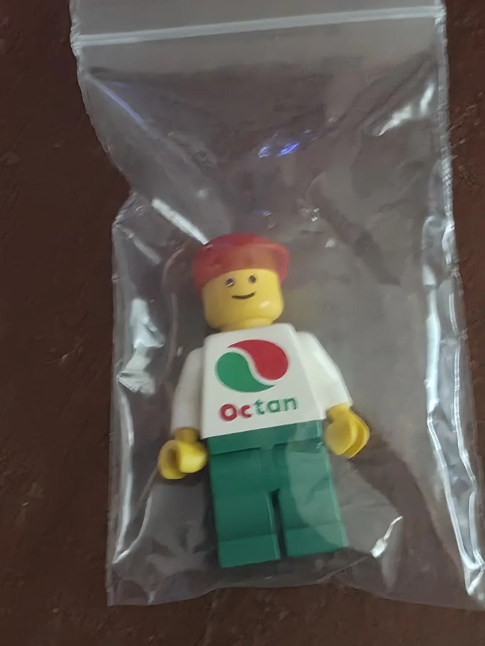 Lego - Minifigures - Octan White Logo  Green Legs Red Cap- oct012